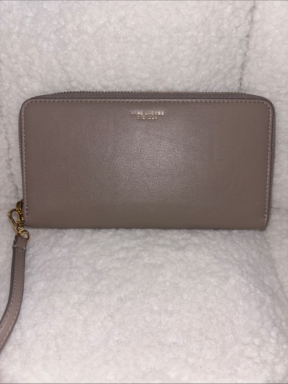 Marc Jacobs Mauve Taupe Leather Zip Wristlet Wallet with Gold Hardware